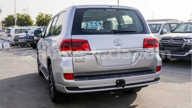 Big with watermark toyota land cruiser anse la raye import dubai 2584
