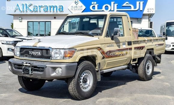 Acheter Import Voiture Toyota Land Cruiser Beige à Import - Dubai, Anse-la-Raye Acheter Import Voiture Toyota Land Cruiser Beige à Import - Dubai, Anse-la-Raye