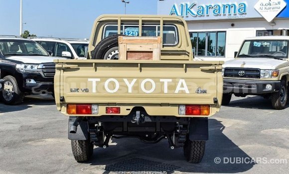 Acheter Import Voiture Toyota Land Cruiser Beige à Import - Dubai, Anse-la-Raye Acheter Import Voiture Toyota Land Cruiser Beige à Import - Dubai, Anse-la-Raye