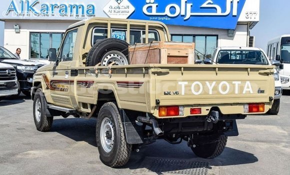 Acheter Import Voiture Toyota Land Cruiser Beige à Import - Dubai, Anse-la-Raye Acheter Import Voiture Toyota Land Cruiser Beige à Import - Dubai, Anse-la-Raye