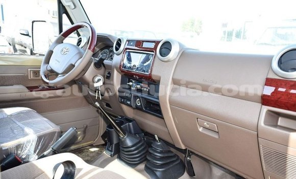 Buy Import Toyota Land Cruiser Beige Car in Import - Dubai in Anse-la-Raye Buy Import Toyota Land Cruiser Beige Car in Import - Dubai in Anse-la-Raye