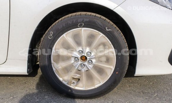 Acheter Import Voiture Toyota Corolla Blanc à Import - Dubai, Anse-la-Raye Acheter Import Voiture Toyota Corolla Blanc à Import - Dubai, Anse-la-Raye