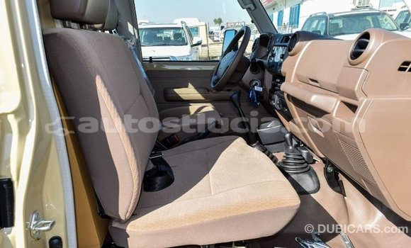 Acheter Import Voiture Toyota Land Cruiser Beige à Import - Dubai, Anse-la-Raye Acheter Import Voiture Toyota Land Cruiser Beige à Import - Dubai, Anse-la-Raye