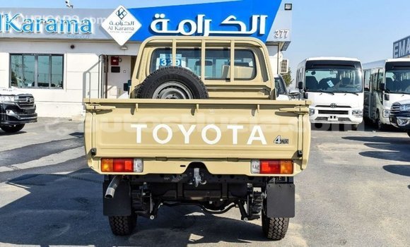 Acheter Import Voiture Toyota Land Cruiser Beige à Import - Dubai, Anse-la-Raye Acheter Import Voiture Toyota Land Cruiser Beige à Import - Dubai, Anse-la-Raye