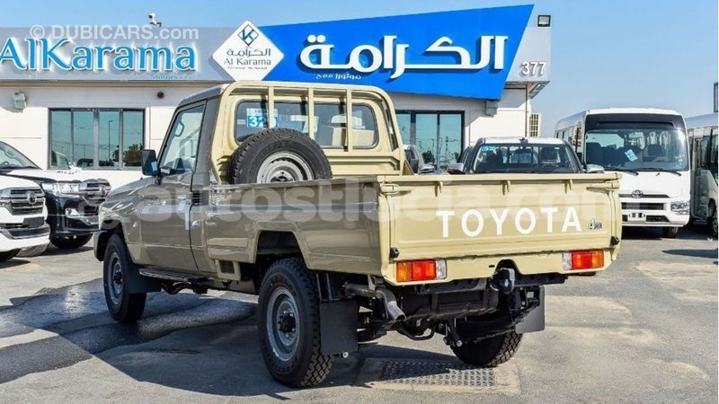Big with watermark toyota land cruiser anse la raye import dubai 2593