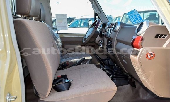 Buy Import Toyota Land Cruiser Beige Car in Import - Dubai in Anse-la-Raye Buy Import Toyota Land Cruiser Beige Car in Import - Dubai in Anse-la-Raye