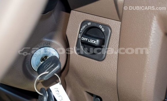 Buy Import Toyota Land Cruiser Beige Car in Import - Dubai in Anse-la-Raye Buy Import Toyota Land Cruiser Beige Car in Import - Dubai in Anse-la-Raye