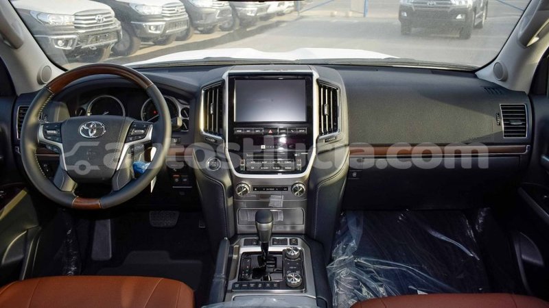 Big with watermark toyota land cruiser anse la raye import dubai 2598