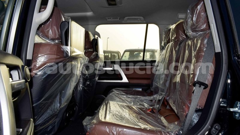 Big with watermark toyota land cruiser anse la raye import dubai 2598