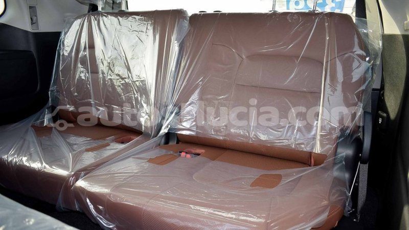 Big with watermark toyota land cruiser anse la raye import dubai 2598