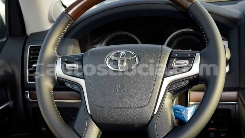 Big with watermark toyota land cruiser anse la raye import dubai 2598