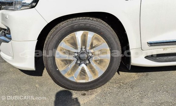 Buy Import Toyota Land Cruiser White Car in Import - Dubai in Anse-la-Raye Buy Import Toyota Land Cruiser White Car in Import - Dubai in Anse-la-Raye