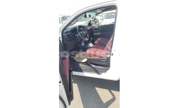 Buy Import Toyota Hilux White Car in Import - Dubai in Anse-la-Raye Buy Import Toyota Hilux White Car in Import - Dubai in Anse-la-Raye