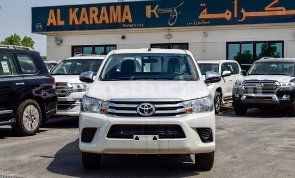 Acheter Import Voiture Toyota Hilux Blanc à Import - Dubai, Anse-la-Raye Acheter Import Voiture Toyota Hilux Blanc à Import - Dubai, Anse-la-Raye