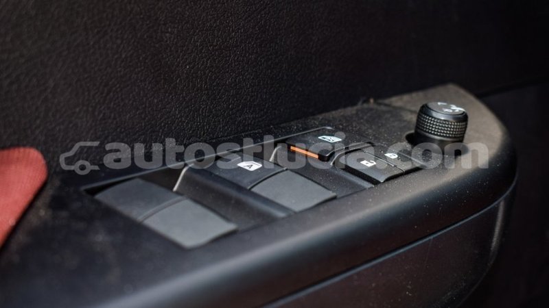 Big with watermark toyota hilux anse la raye import dubai 2607