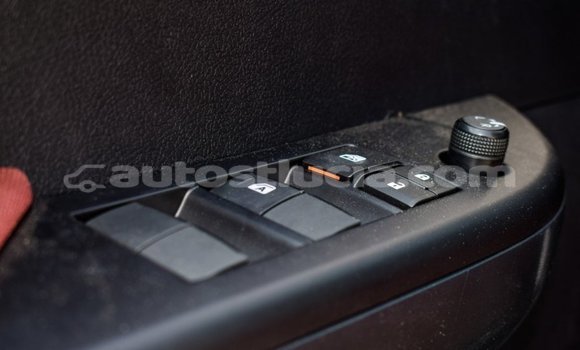 Acheter Import Voiture Toyota Hilux Blanc à Import - Dubai, Anse-la-Raye Acheter Import Voiture Toyota Hilux Blanc à Import - Dubai, Anse-la-Raye