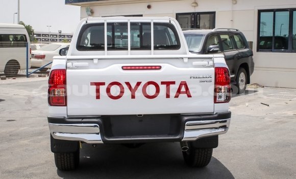 Buy Import Toyota Hilux White Car in Import - Dubai in Anse-la-Raye Buy Import Toyota Hilux White Car in Import - Dubai in Anse-la-Raye