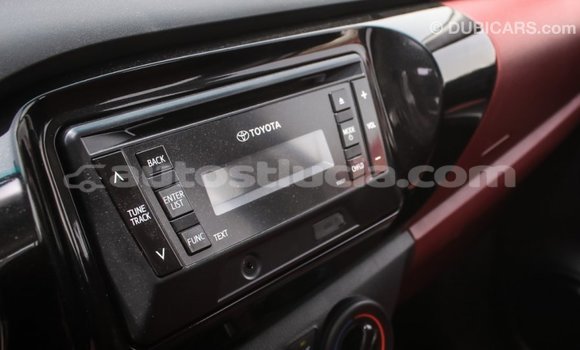 Acheter Import Voiture Toyota Hilux Blanc à Import - Dubai, Anse-la-Raye Acheter Import Voiture Toyota Hilux Blanc à Import - Dubai, Anse-la-Raye