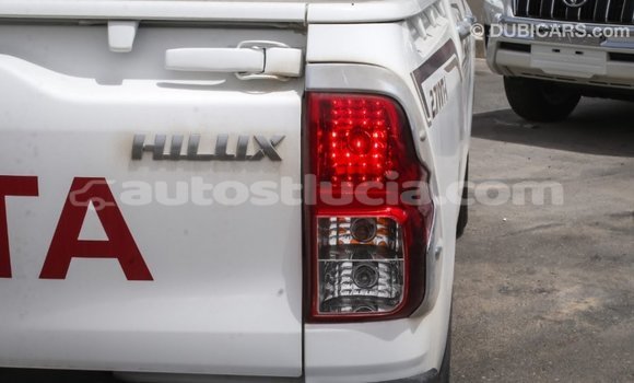 Acheter Import Voiture Toyota Hilux Blanc à Import - Dubai, Anse-la-Raye Acheter Import Voiture Toyota Hilux Blanc à Import - Dubai, Anse-la-Raye