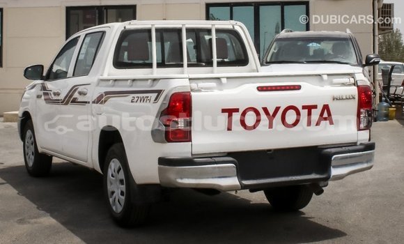 Acheter Import Voiture Toyota Hilux Blanc à Import - Dubai, Anse-la-Raye Acheter Import Voiture Toyota Hilux Blanc à Import - Dubai, Anse-la-Raye