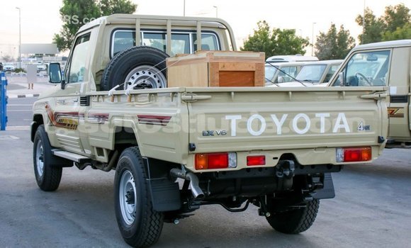 Buy Import Toyota Land Cruiser Beige Car in Import - Dubai in Anse-la-Raye Buy Import Toyota Land Cruiser Beige Car in Import - Dubai in Anse-la-Raye