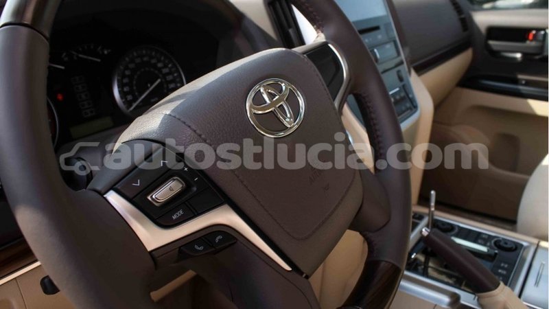 Big with watermark toyota land cruiser anse la raye import dubai 2617