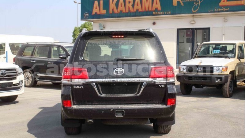 Big with watermark toyota land cruiser anse la raye import dubai 2617