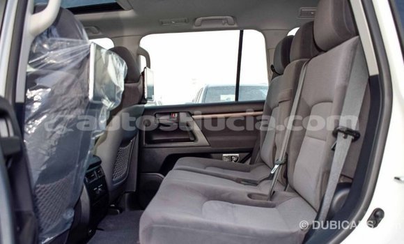 Buy Import Toyota Land Cruiser White Car in Import - Dubai in Anse-la-Raye Buy Import Toyota Land Cruiser White Car in Import - Dubai in Anse-la-Raye