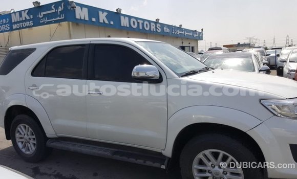 Acheter Import Voiture Toyota Fortuner Blanc à Import - Dubai, Anse-la-Raye Acheter Import Voiture Toyota Fortuner Blanc à Import - Dubai, Anse-la-Raye