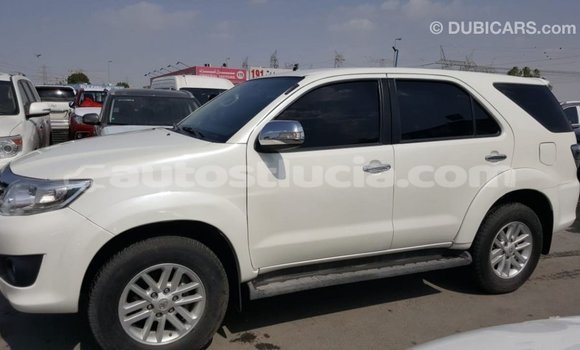Acheter Import Voiture Toyota Fortuner Blanc à Import - Dubai, Anse-la-Raye Acheter Import Voiture Toyota Fortuner Blanc à Import - Dubai, Anse-la-Raye