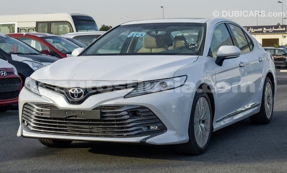 Acheter Import Voiture Toyota Camry Blanc à Import - Dubai, Anse-la-Raye Acheter Import Voiture Toyota Camry Blanc à Import - Dubai, Anse-la-Raye