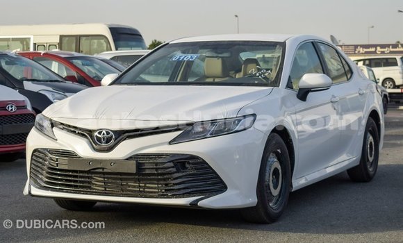 Acheter Import Voiture Toyota Camry Blanc à Import - Dubai, Anse-la-Raye Acheter Import Voiture Toyota Camry Blanc à Import - Dubai, Anse-la-Raye