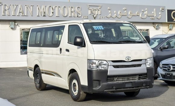 Acheter Import Voiture Toyota Hiace Blanc à Import - Dubai, Anse-la-Raye Acheter Import Voiture Toyota Hiace Blanc à Import - Dubai, Anse-la-Raye