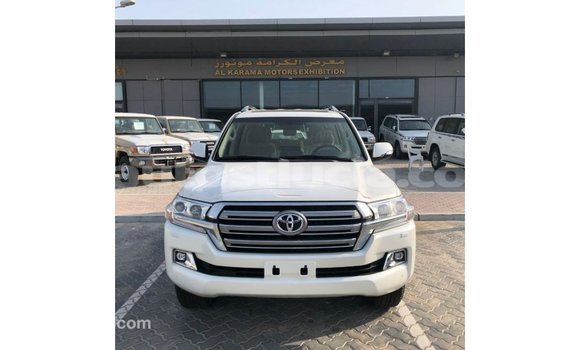 Buy Import Toyota Land Cruiser White Car in Import - Dubai in Anse-la-Raye Buy Import Toyota Land Cruiser White Car in Import - Dubai in Anse-la-Raye