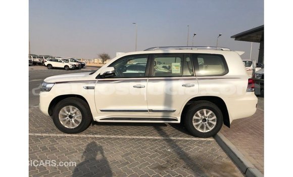 Buy Import Toyota Land Cruiser White Car in Import - Dubai in Anse-la-Raye Buy Import Toyota Land Cruiser White Car in Import - Dubai in Anse-la-Raye