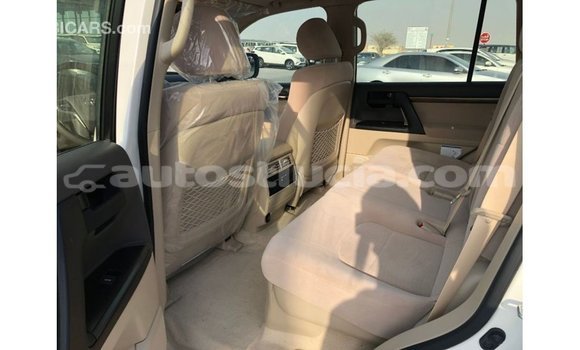 Buy Import Toyota Land Cruiser White Car in Import - Dubai in Anse-la-Raye Buy Import Toyota Land Cruiser White Car in Import - Dubai in Anse-la-Raye