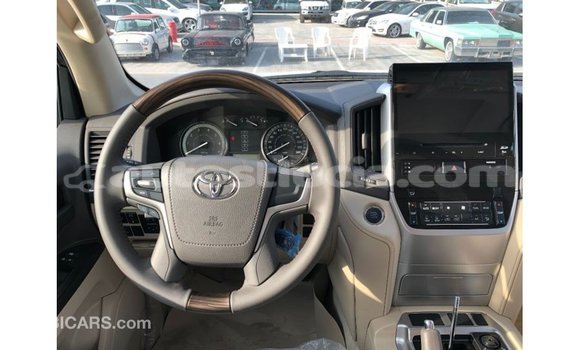 Buy Import Toyota Land Cruiser White Car in Import - Dubai in Anse-la-Raye Buy Import Toyota Land Cruiser White Car in Import - Dubai in Anse-la-Raye