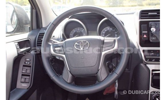 Buy Import Toyota Hilux Black Car in Import - Dubai in Anse-la-Raye Buy Import Toyota Hilux Black Car in Import - Dubai in Anse-la-Raye