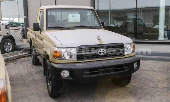 Buy Import Toyota Land Cruiser Beige Car in Import - Dubai in Anse-la-Raye Buy Import Toyota Land Cruiser Beige Car in Import - Dubai in Anse-la-Raye