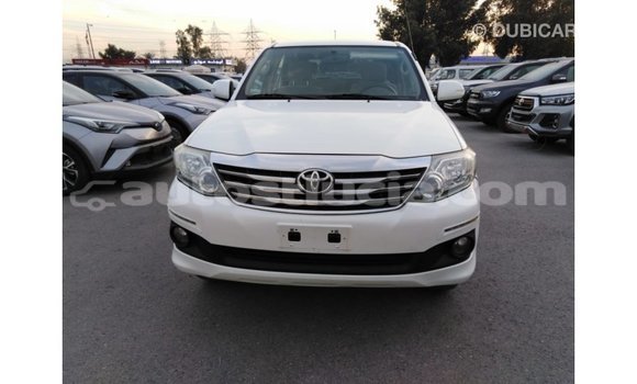Acheter Import Voiture Toyota Fortuner Blanc à Import - Dubai, Anse-la-Raye Acheter Import Voiture Toyota Fortuner Blanc à Import - Dubai, Anse-la-Raye