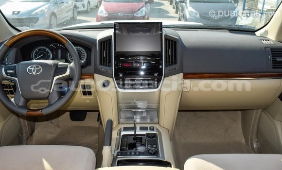 Acheter Import Voiture Toyota Land Cruiser Blanc à Import - Dubai, Anse-la-Raye Acheter Import Voiture Toyota Land Cruiser Blanc à Import - Dubai, Anse-la-Raye