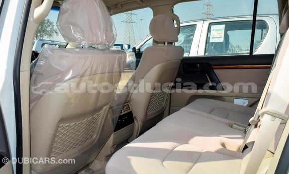 Acheter Import Voiture Toyota Land Cruiser Blanc à Import - Dubai, Anse-la-Raye Acheter Import Voiture Toyota Land Cruiser Blanc à Import - Dubai, Anse-la-Raye