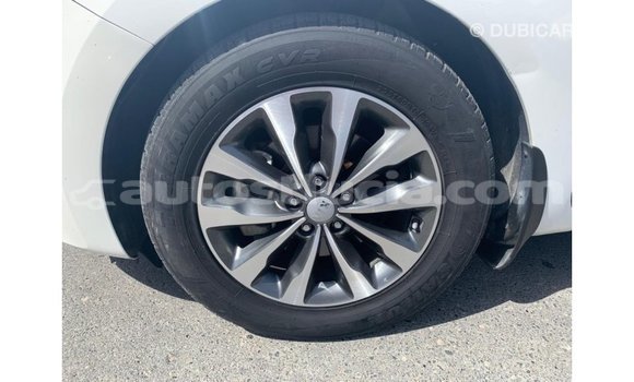 Buy Import Kia Carnival White Car in Import - Dubai in Anse-la-Raye Buy Import Kia Carnival White Car in Import - Dubai in Anse-la-Raye