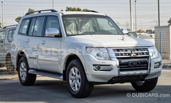Acheter Import Voiture Mitsubishi Pajero Blanc à Import - Dubai, Anse-la-Raye Acheter Import Voiture Mitsubishi Pajero Blanc à Import - Dubai, Anse-la-Raye