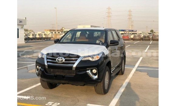 Acheter Import Voiture Toyota Fortuner Noir à Import - Dubai, Anse-la-Raye Acheter Import Voiture Toyota Fortuner Noir à Import - Dubai, Anse-la-Raye