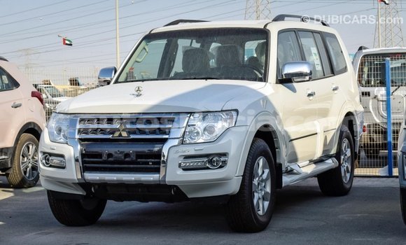 Acheter Import Voiture Mitsubishi Pajero Blanc à Import - Dubai, Anse-la-Raye Acheter Import Voiture Mitsubishi Pajero Blanc à Import - Dubai, Anse-la-Raye
