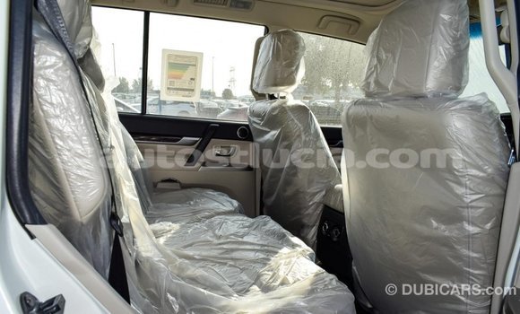 Acheter Import Voiture Mitsubishi Pajero Blanc à Import - Dubai, Anse-la-Raye Acheter Import Voiture Mitsubishi Pajero Blanc à Import - Dubai, Anse-la-Raye