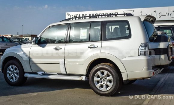 Acheter Import Voiture Mitsubishi Pajero Blanc à Import - Dubai, Anse-la-Raye Acheter Import Voiture Mitsubishi Pajero Blanc à Import - Dubai, Anse-la-Raye