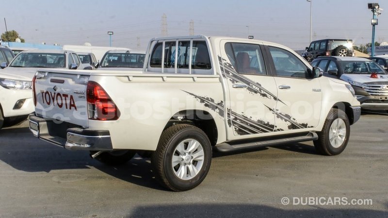 Big with watermark toyota hilux anse la raye import dubai 2709