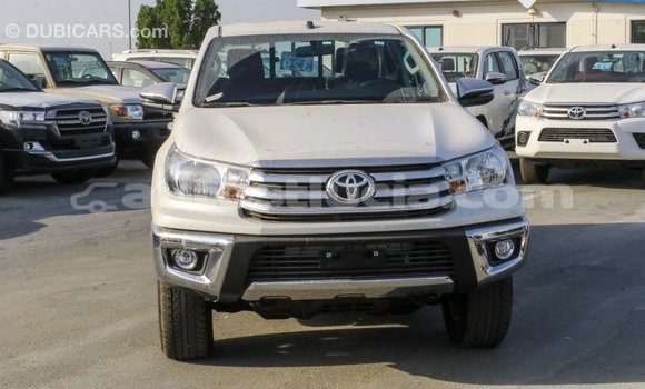 Buy Import Toyota Hilux White Car in Import - Dubai in Anse-la-Raye Buy Import Toyota Hilux White Car in Import - Dubai in Anse-la-Raye